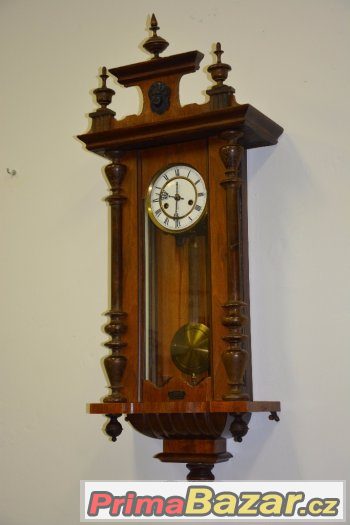 Starožitné řezbované hodiny Junghans r1905