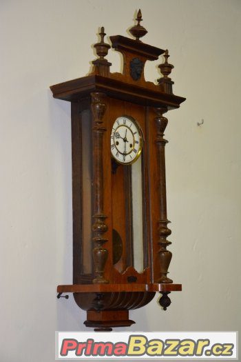 Starožitné řezbované hodiny Junghans r1905