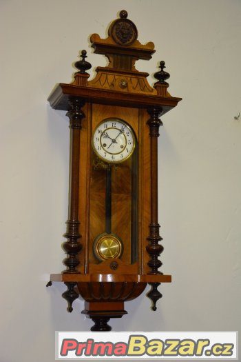 Starožitné řezbované hodiny Junghans r1905-TOP stav Starožitné řezbované hodiny Junghans r1905-TOP stav