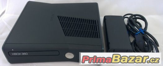 Prodám XBOX 360 slim WIFI - 1439 + příslušenství..