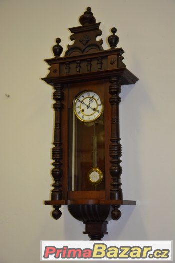 Starožitné řezbované hodiny Kienzle r1905-tmavé