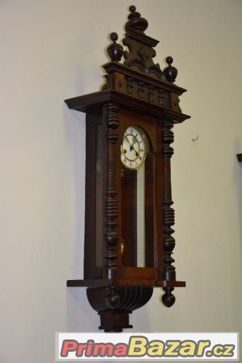 Starožitné řezbované hodiny Kienzle r1905-tmavé
