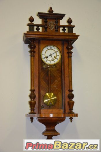 Starožitné řezbované hodiny Junghans rok 1905