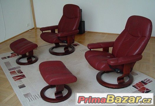 kozena-kresla-stressless-kvalitni-pracovni-stoly-triada-2x