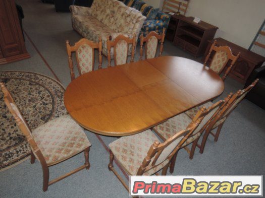 Rozkládací rustikální stůl a 8 židlí