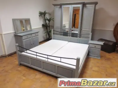 Kompletní ložnice. Kartáčovaná pinie s patinou. CELOMASIV -