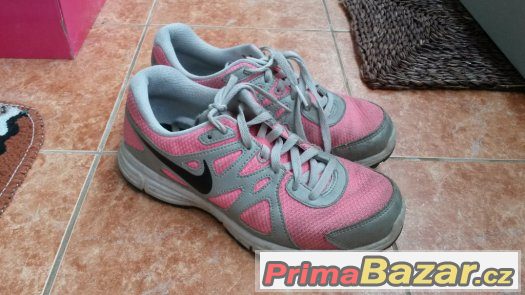 Nike 35,5 růžové Nike 35,5 růžové