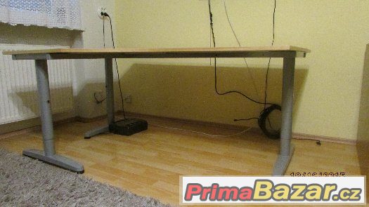 Kancelářský stůl Kancelářský stůl