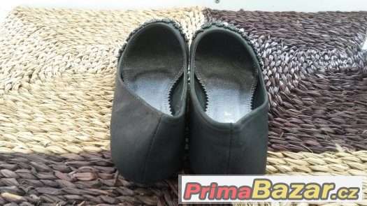 Černá společenská obuv pro dívky - velikost 34