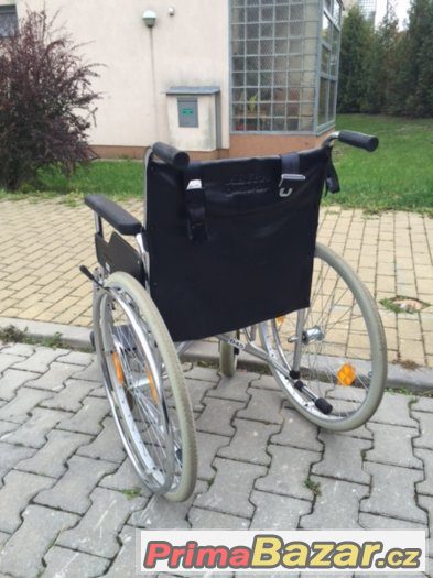 Invalidní vozík Meyra, sedák 44
