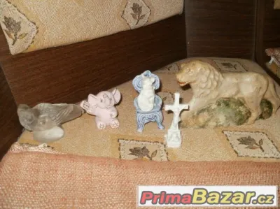 Prodám porcelánová zvířátka,skleněnou vázu,karafu