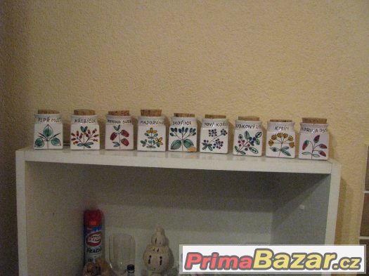 keramicke-korenky-s-korkovym-uzaverem-9-kusu