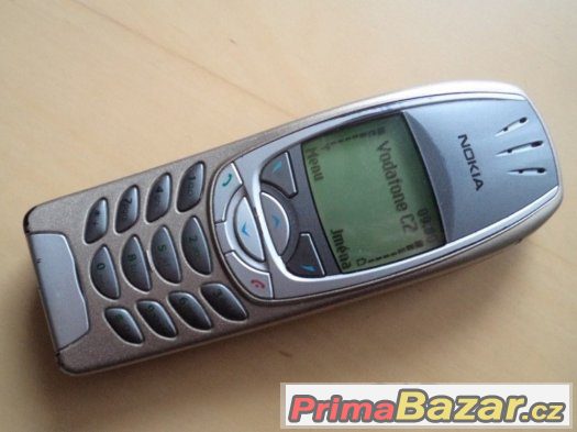 nokia-6310-krasavec-se-zarukou