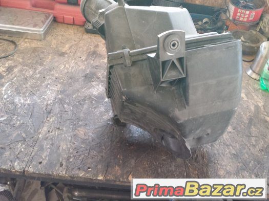 audi A6 2,5 TDI r.v.99 air box vzduchovy filtr