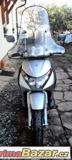 Piaggio Beverly 200