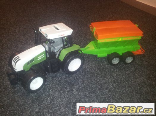 Zemědělský traktor s hnojícím vozem 50 cm.