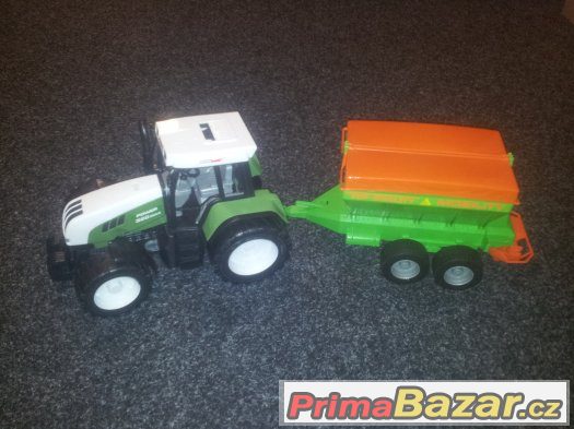 Zemědělský traktor s hnojícím vozem 50 cm.