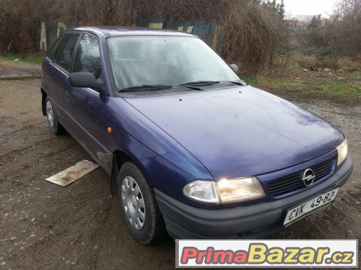 Opel Astra 1.4i classic. Koupené nové v ČR,130000km Opel Astra 1.4i classic. Koupené nové v ČR,130000km