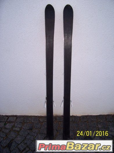 Prodej lyží carving 140cm zn.Dynastar Prodej lyží carving 140cm zn.Dynastar