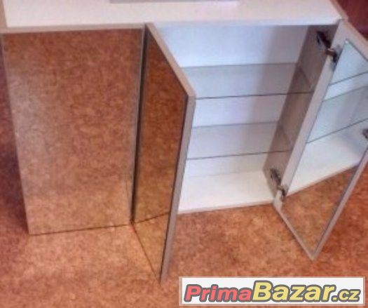 závěsná zrcadlová skříňka s osvětlením(platí do smazaní) závěsná zrcadlová skříňka s osvětlením(platí do smazaní)