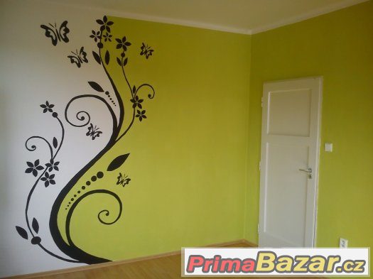 Šablony a barvy na malování na zeď -