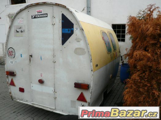 Přívěs za auto.