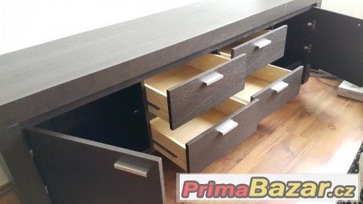 Prodám komodu, skříň Prodám komodu, skříň