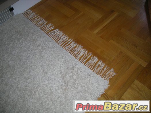 Vlněný koberec
