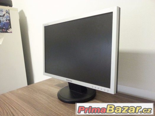 LCD monitor 22´ Samsung - perfektní stav