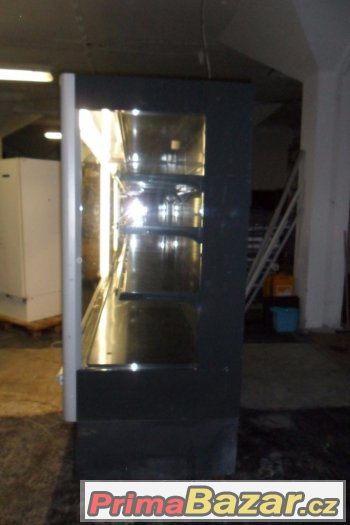 Přístěnná chladicí vitrína
