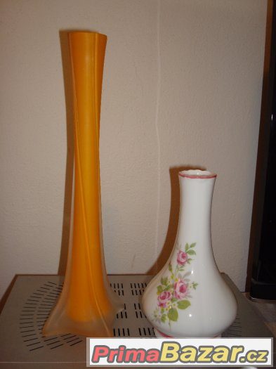 2-x-vaza-sklo-a-porcelan
