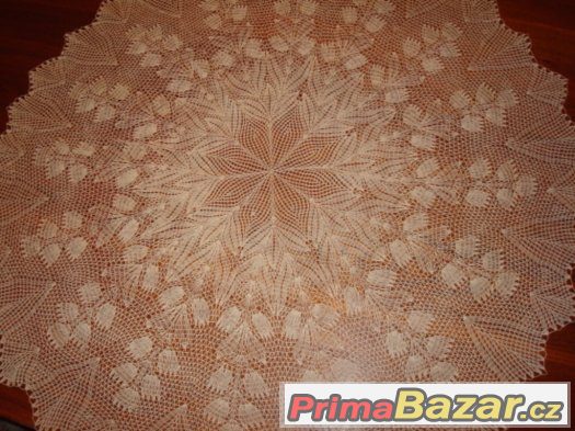 decka-hackovana-bezova-behoun-sal-dlouhy-150cm