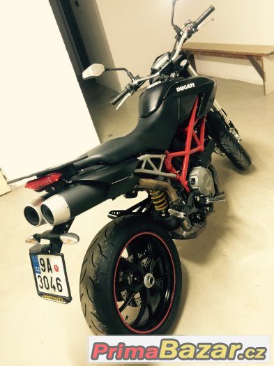 Ducati Hypermotard 796, 2011, carbon kapotáž, super stav