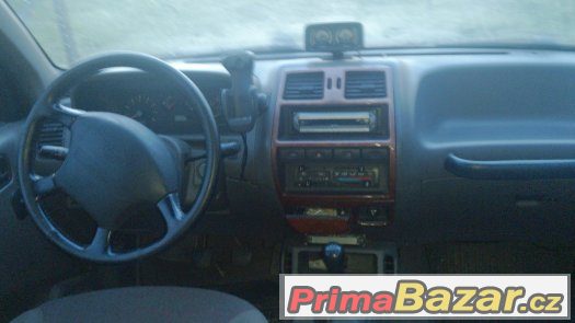 Prodam Nissan Terrano II 2.4i