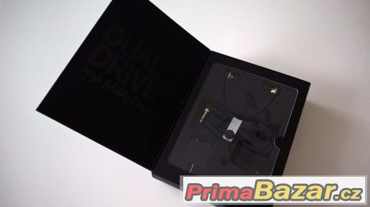 Sluchátka Degauss Labs s mikrofonem a ovladačem pro Android