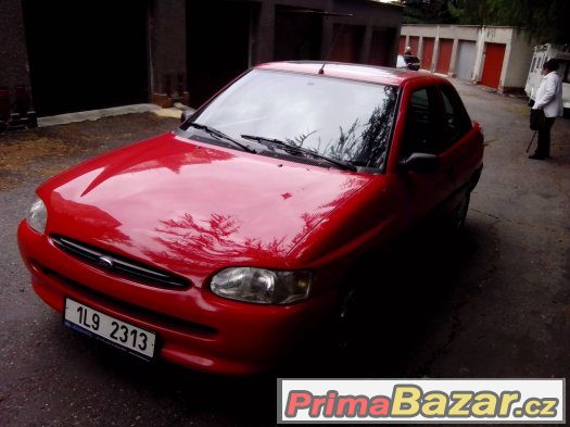 FORD Escort 1,6i 16V Champ - TOP STAV