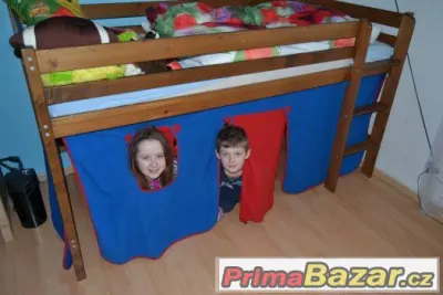 Patrová / zvýšená postel s domečkem + rošt