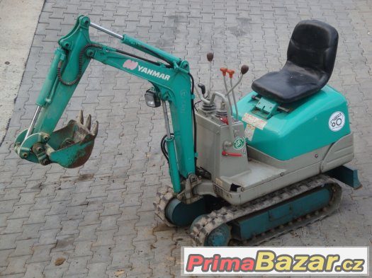 Pásový bagr, minirypadlo Yanmar B05, hmotnost 500 kg