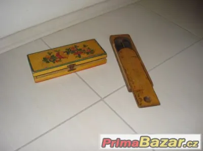 staré dřevěné penály