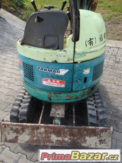 Pásové rypadlo, bagr Yanmar B1U s váhou 980 kg