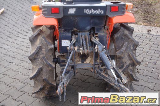 Malotraktor KUBOTA Aste A15, výkon 15 Hp, 4x4 tříválec