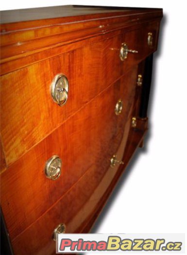 Ořechová komoda - břichatka - Biedermeier Ořechová komoda - břichatka - Biedermeier