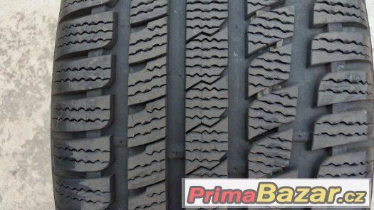 Prodám zimní pneumatiky Kumho Izent KW 27: 245/45/ R18 100 V