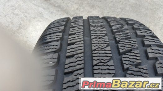 Prodám zimní pneumatiky Kumho Izent KW 27: 245/45/ R18 100 V