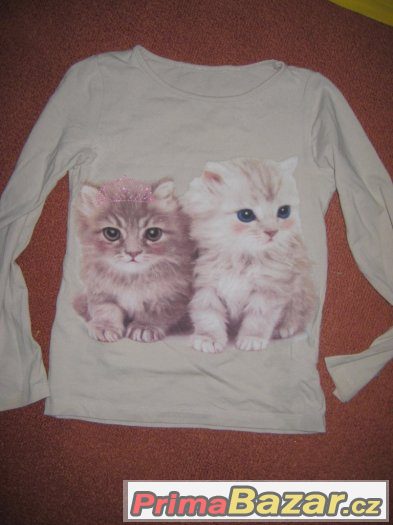 triko s kočičkami