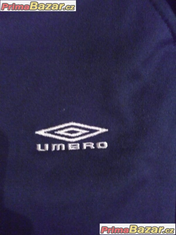 Tmavěmodré tepláky Umbro