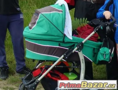 Prodam kocar dvoukombinaci+ sedací kostka ˇ+plymo zdarma