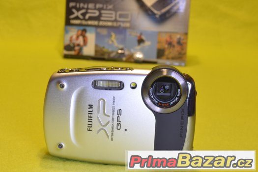 VODOTĚSNÝ FOŤÁK FUJIFILM finepix XP30 s GPS + 4GB KARTOU