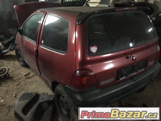 Renault twingo 1.2 bez spz propadle v poloprevovodu