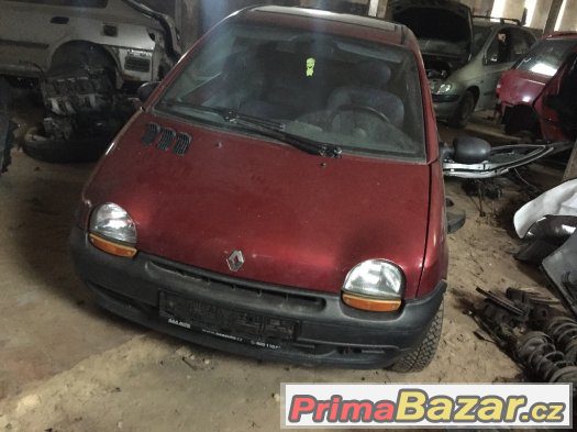 Renault twingo 1.2 bez spz propadle v poloprevovodu